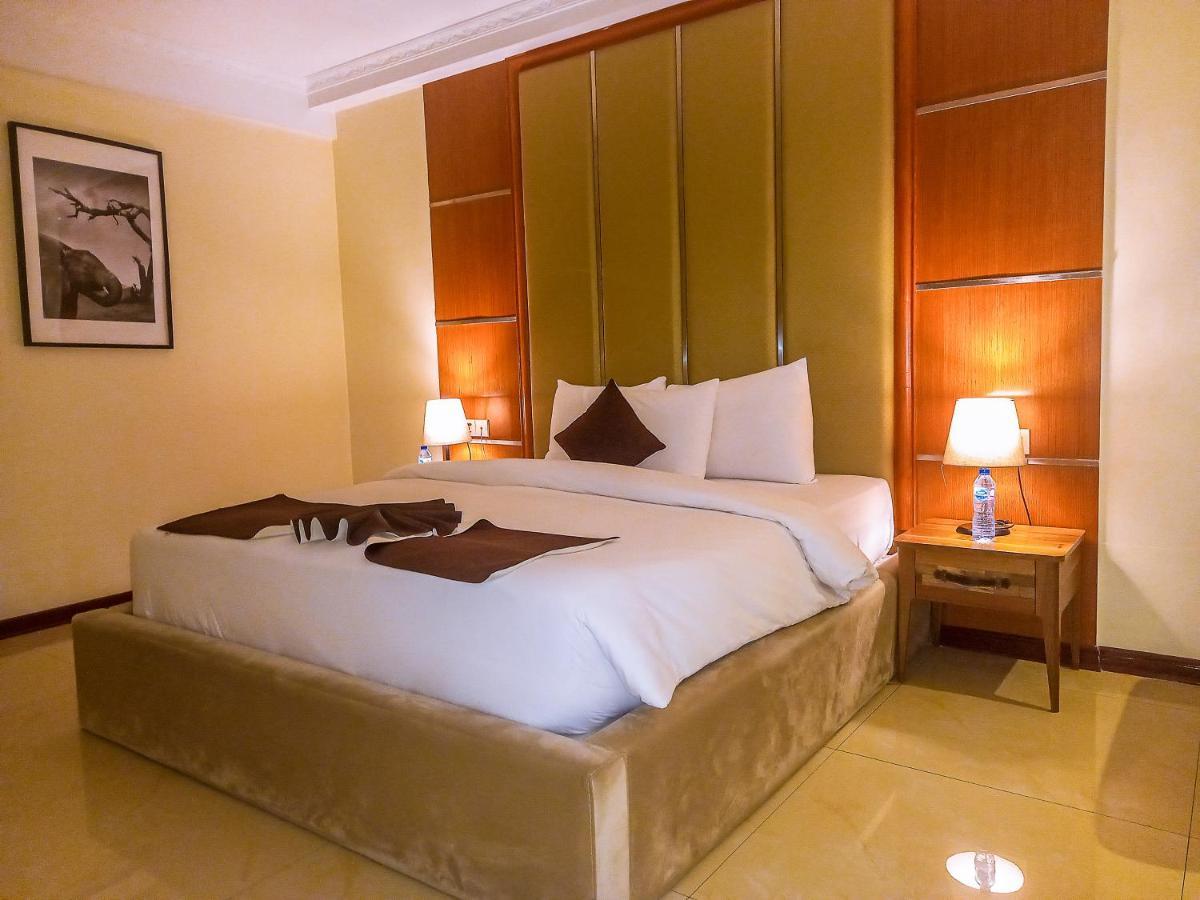 Summerset Continental Hotel By Usuma Mobushipe Bagian luar foto