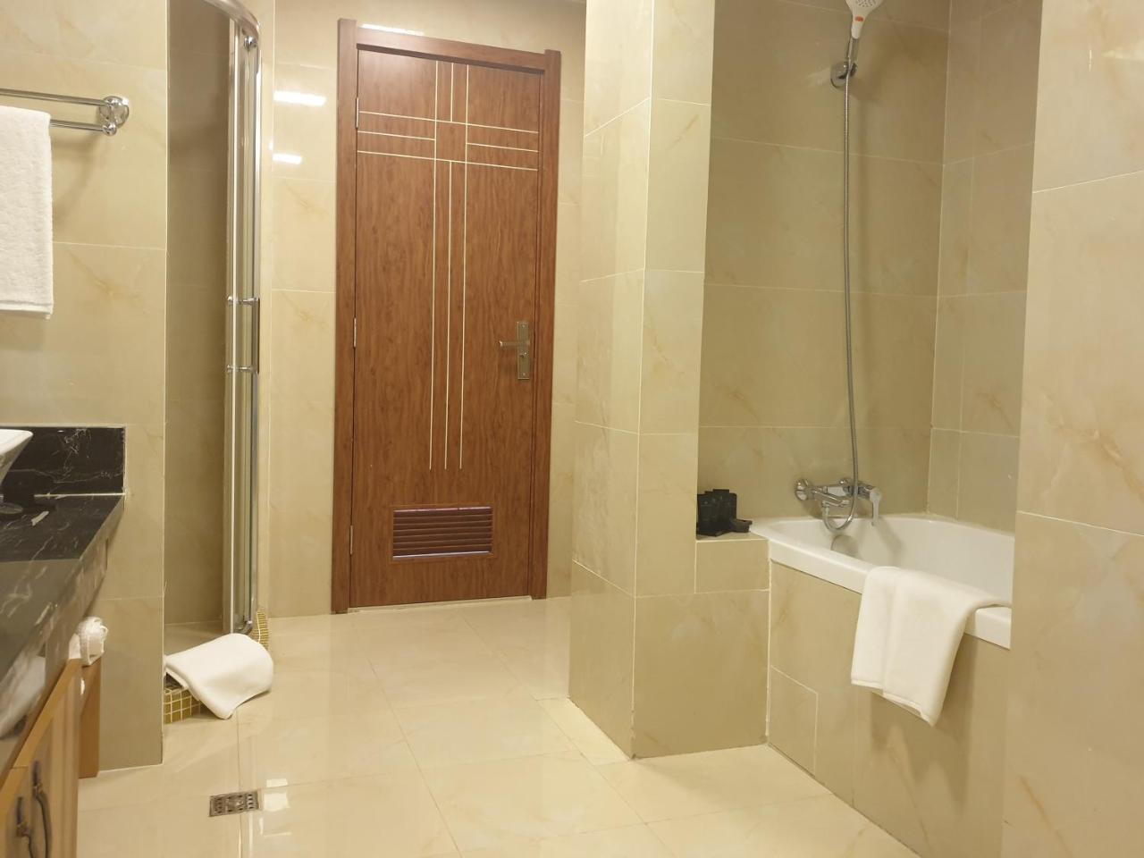 Summerset Continental Hotel By Usuma Mobushipe Bagian luar foto