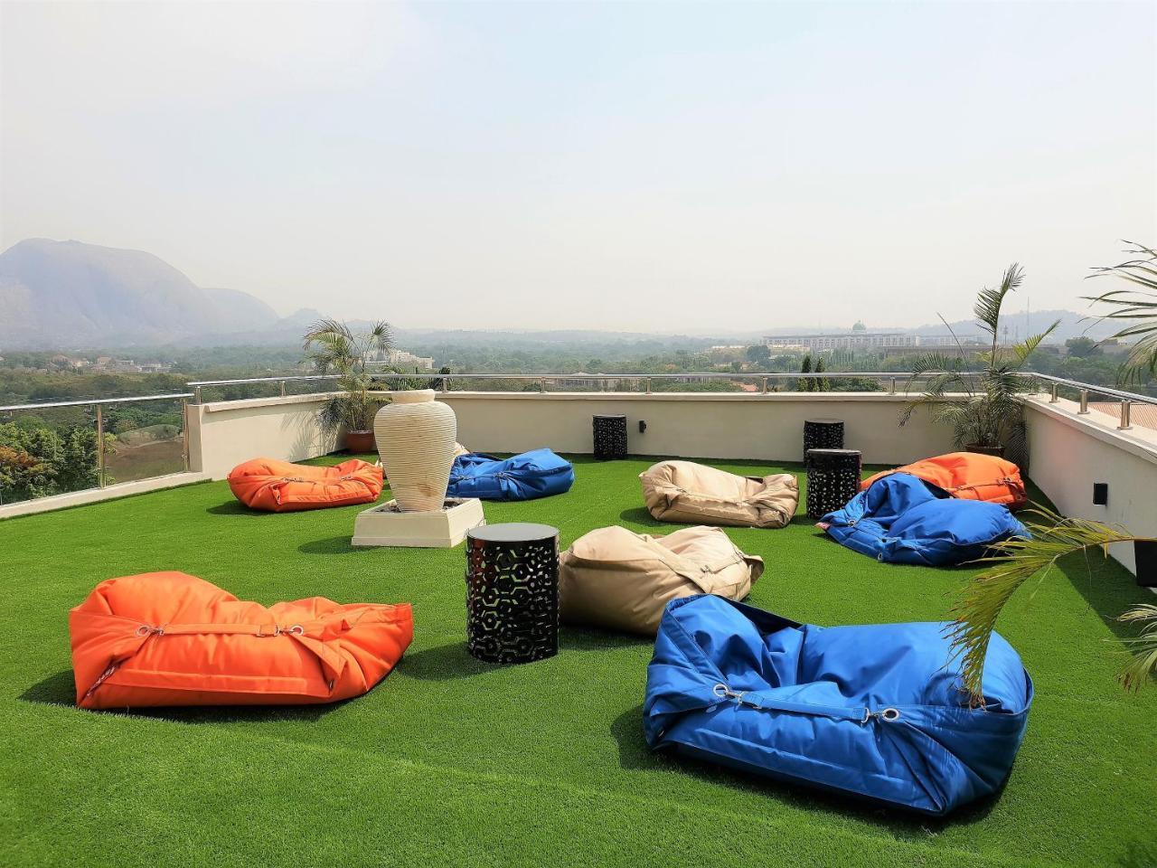 Summerset Continental Hotel By Usuma Mobushipe Bagian luar foto